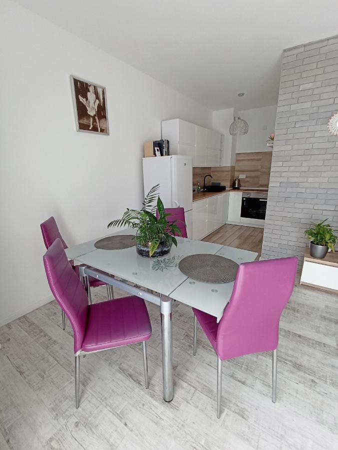 Apartament Na Kruczej Lubiń Exterior foto
